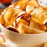receta-de-chips-de-manzana-y-mantequilla-de-mani-en-freidora-sin-aceite